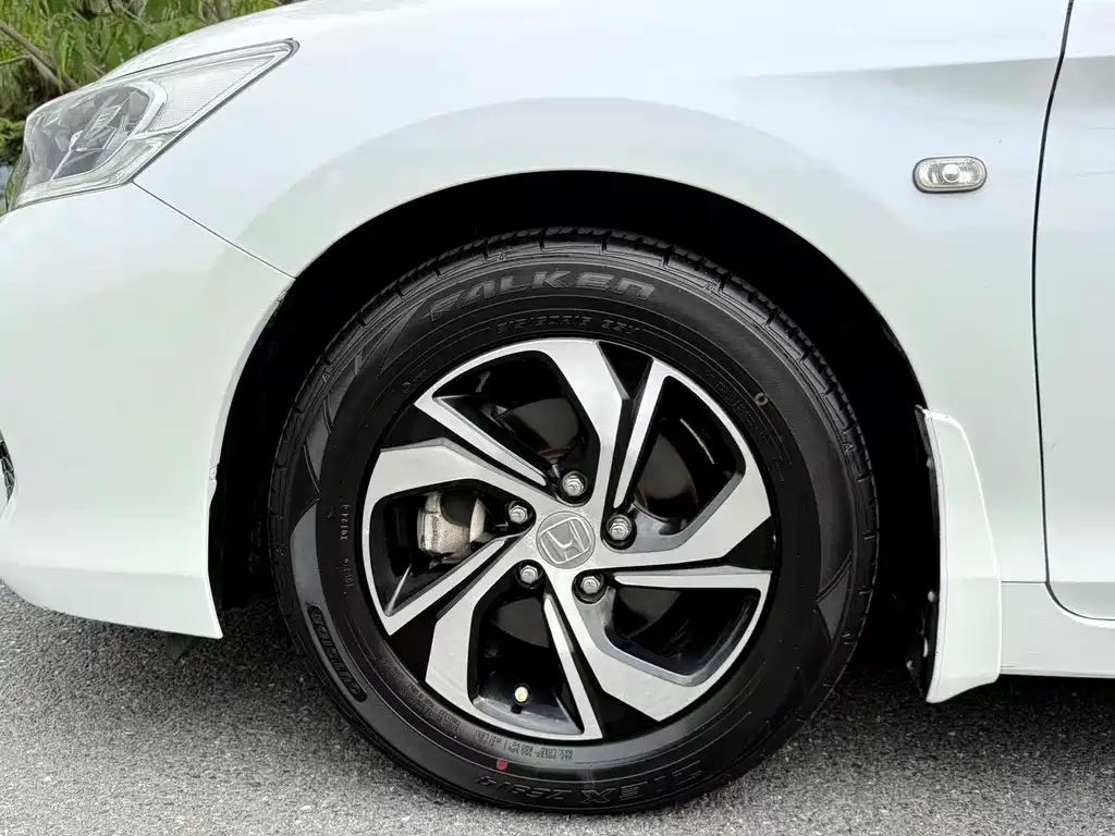 Honda Accord 2017 — фото 14