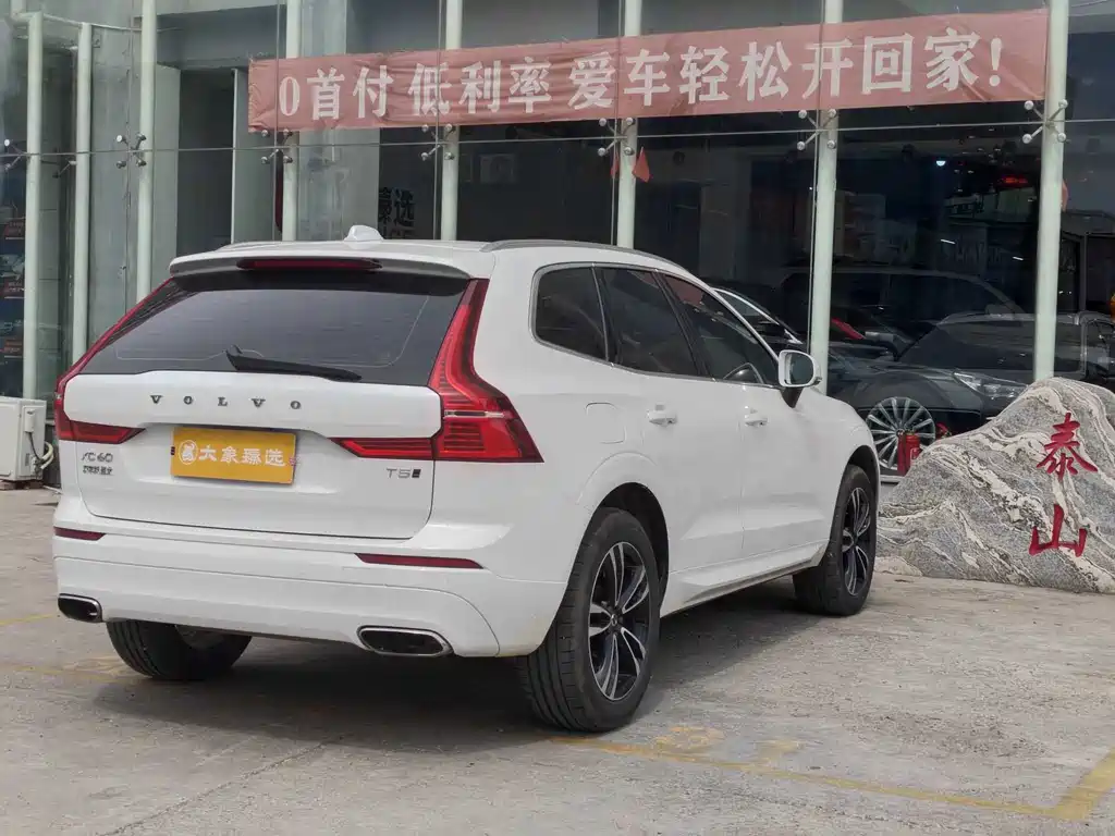 Volvo XC60 2019 — фото 14