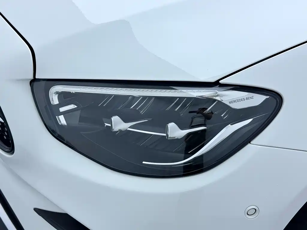 Mercedes-Benz E-Class 2023 — фото 15