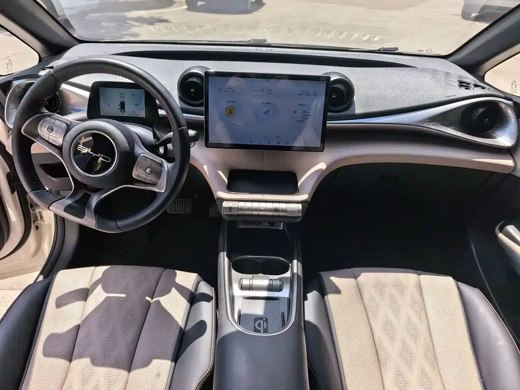 BYD Dolphin 2023