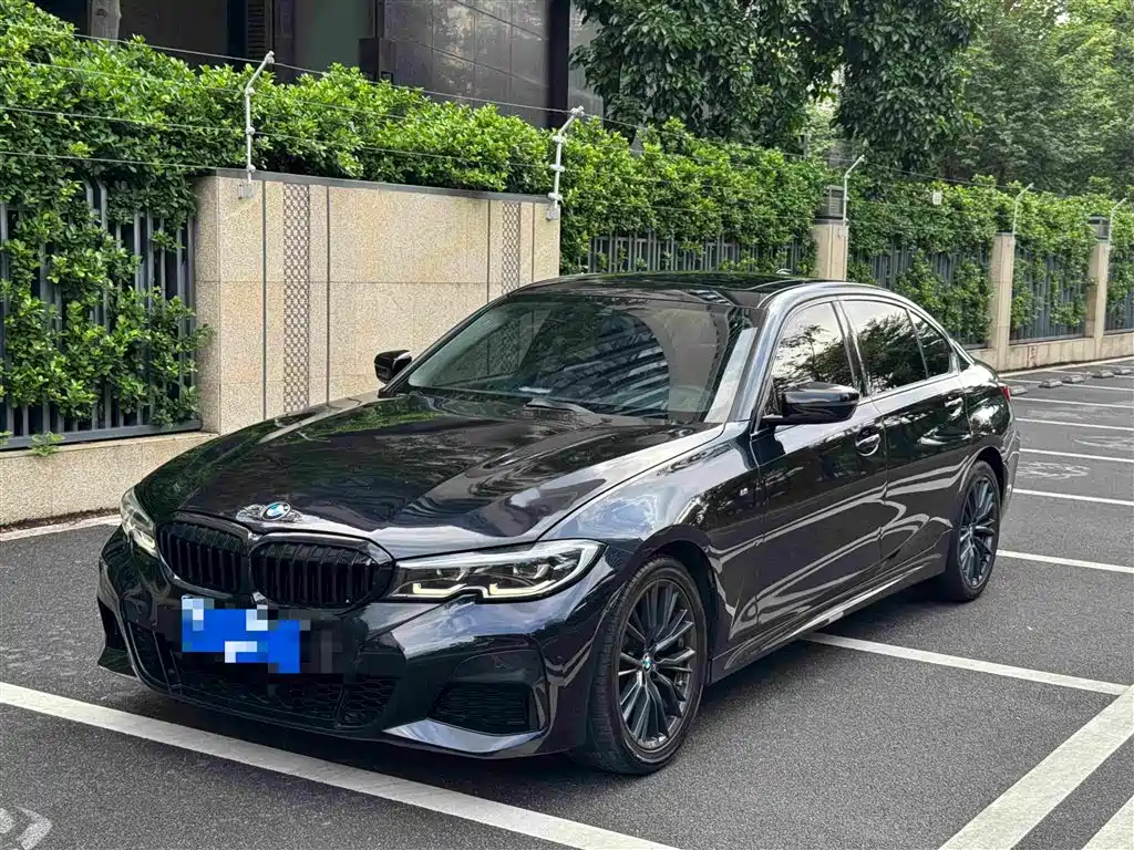 BMW 3 Series 2022 — фото 1