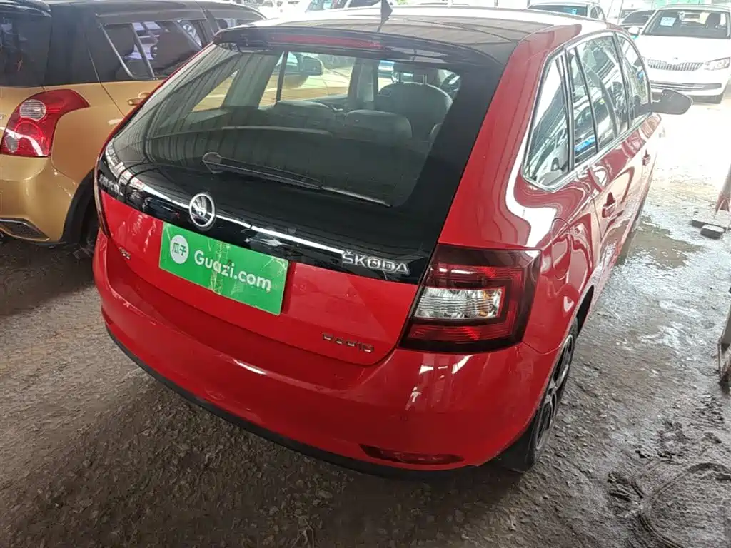 Skoda Rapid Spaceback 2016 — фото 7