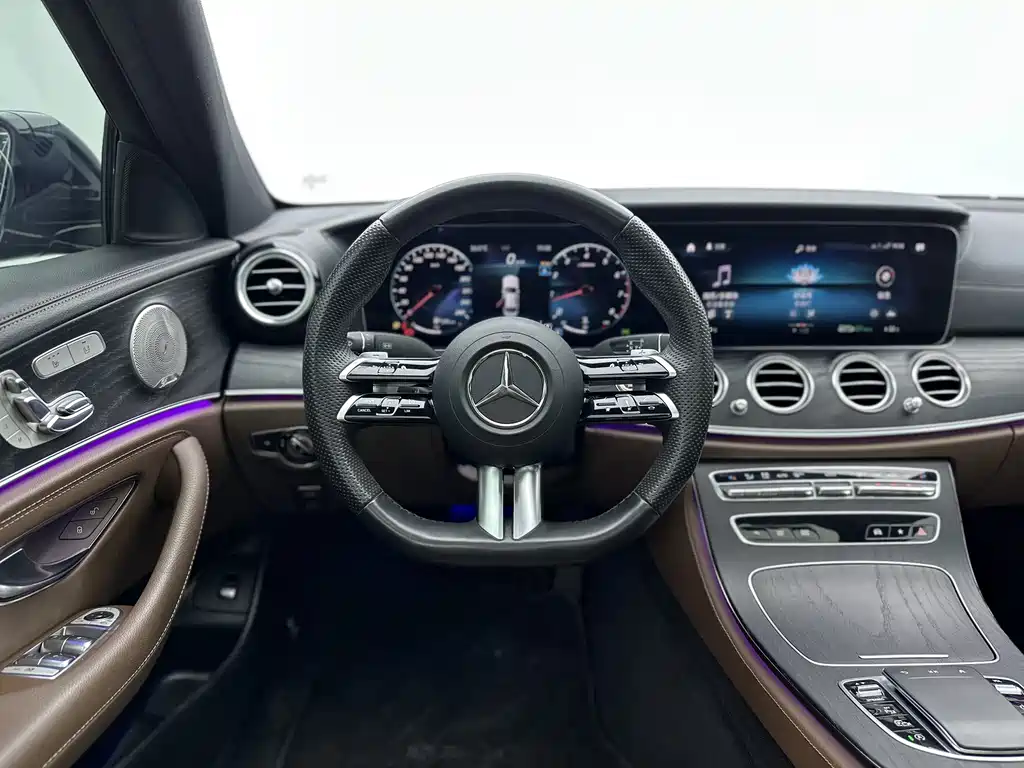 Mercedes-Benz E-Class 2022 — фото 17
