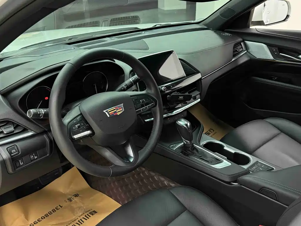 Cadillac CT4 2023 — фото 10