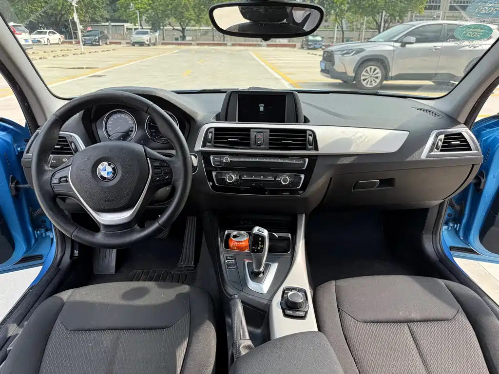BMW 1 Series 2019 — фото 9