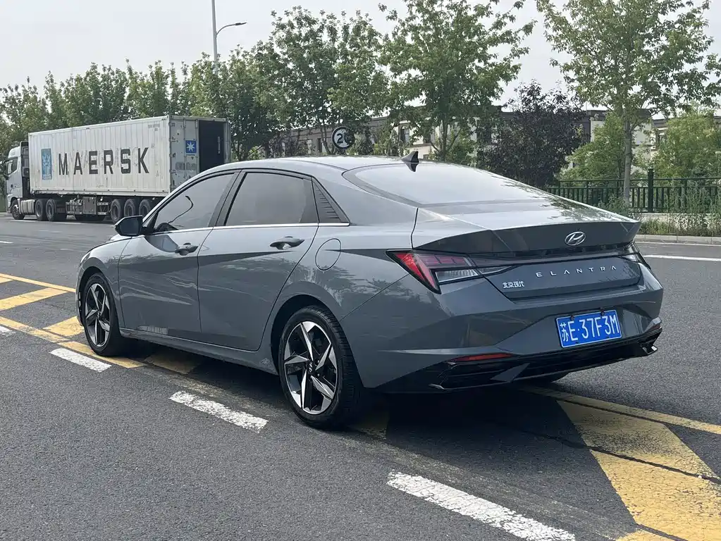 Hyundai Elantra 2022 — фото 15