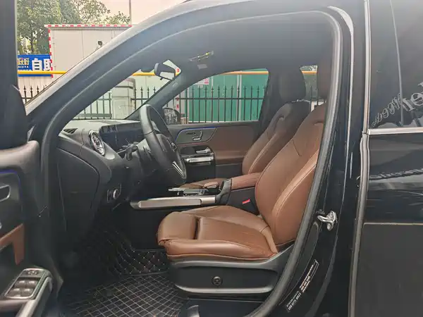 Mercedes-Benz GLB 2023