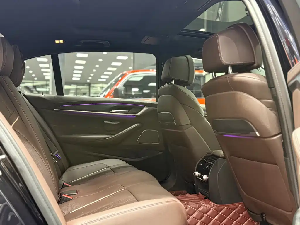 BMW 5 Series 2021