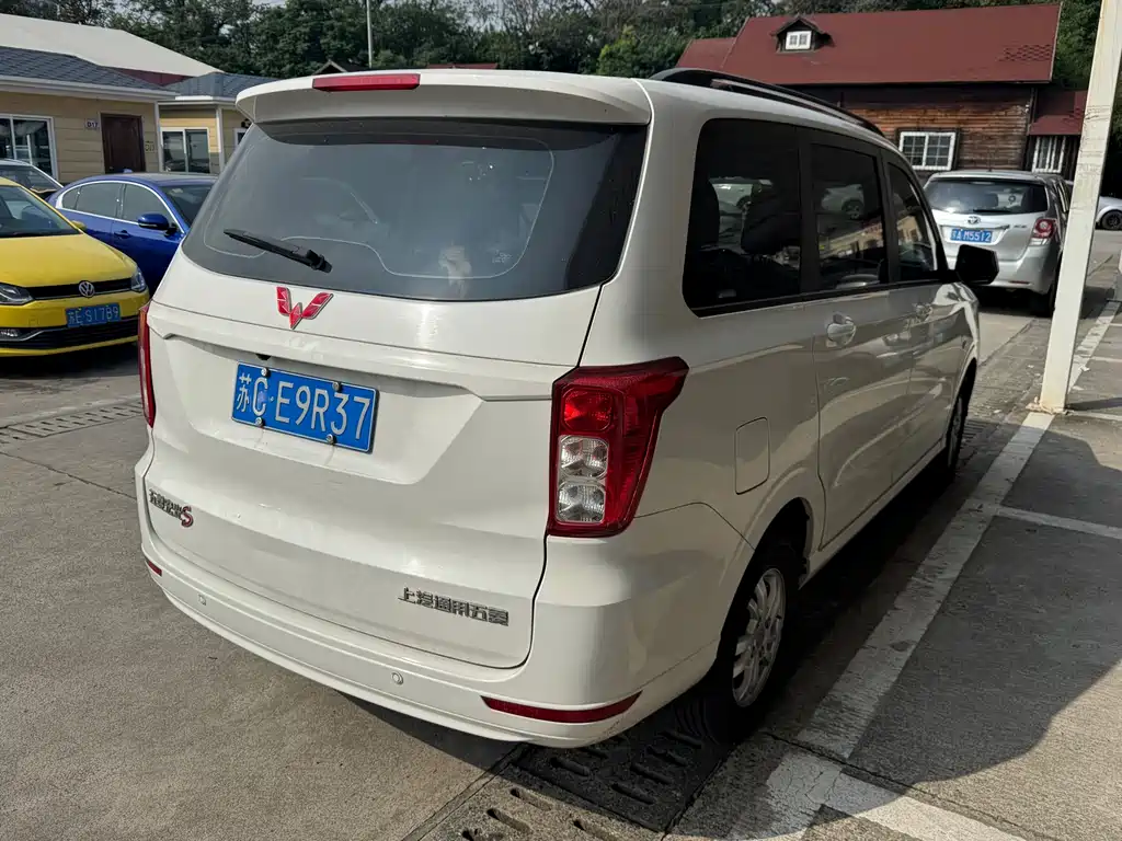 Wuling Hongguang 2019 — фото 2