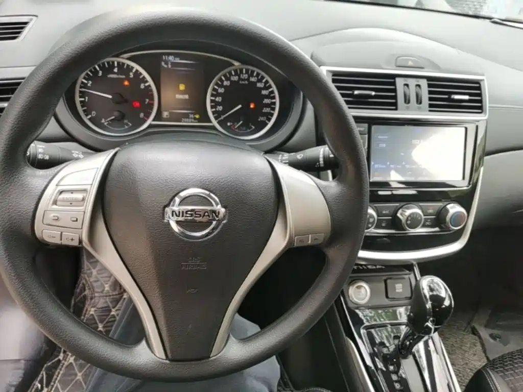 Nissan Tiida 2018 — фото 10
