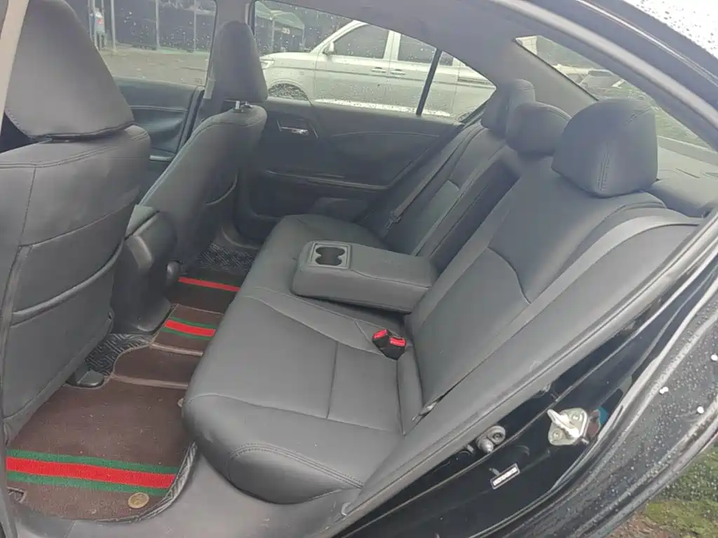 Honda Accord 2016 — фото 17