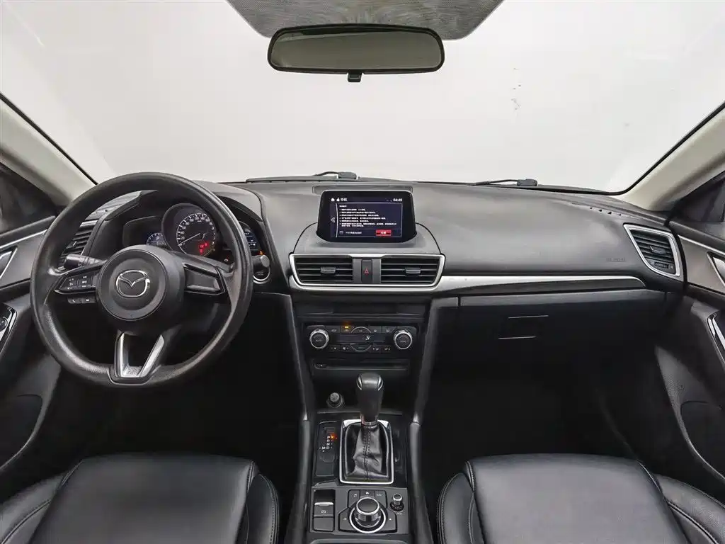 Mazda 3 Axela 2019 — фото 5