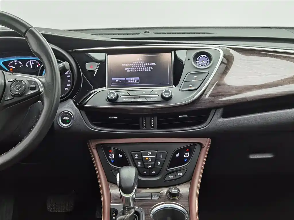 Buick Envision Plus 2017 — фото 12