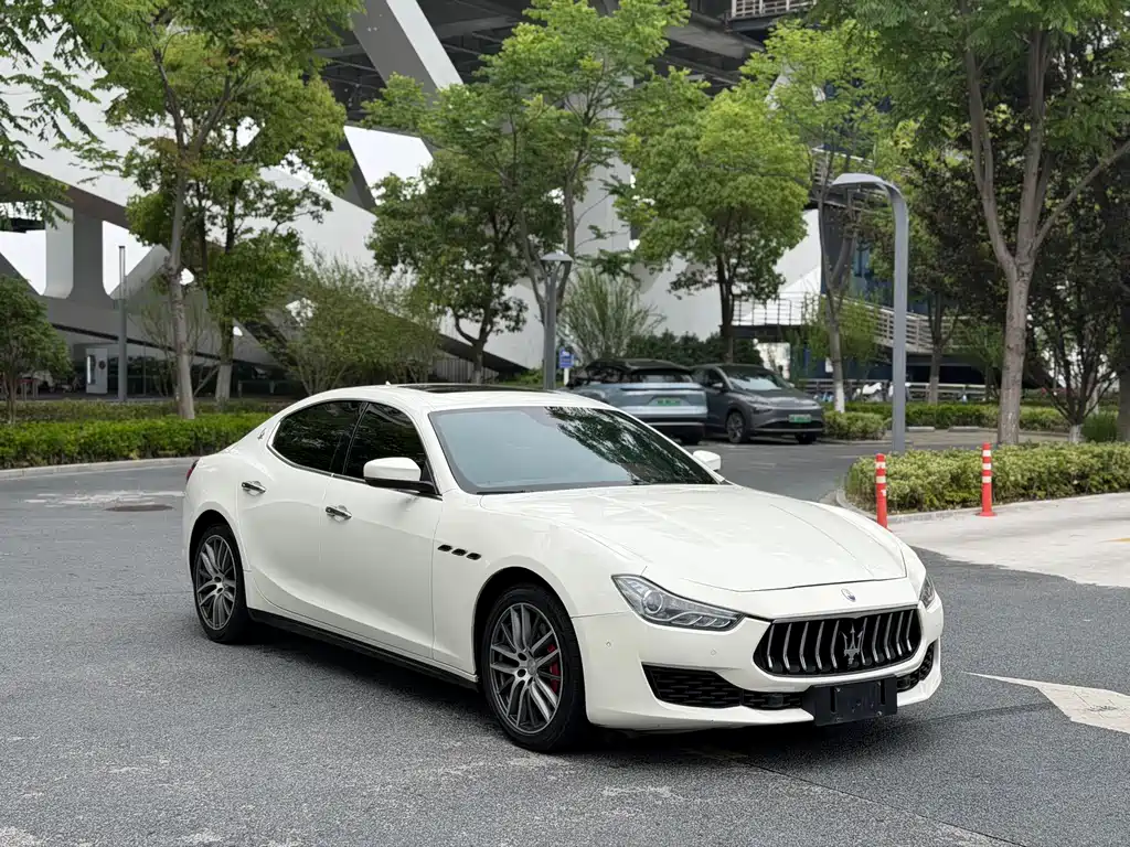 Maserati Ghibli 2020 — фото 3
