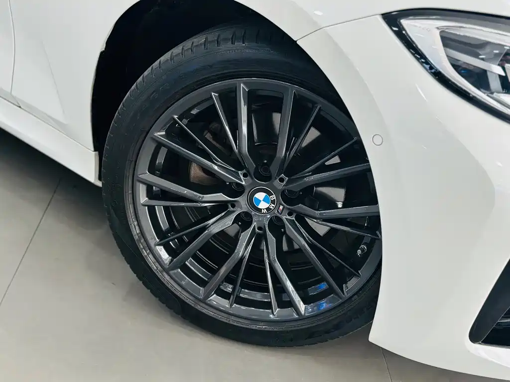 BMW 3 Series 2022 — фото 10