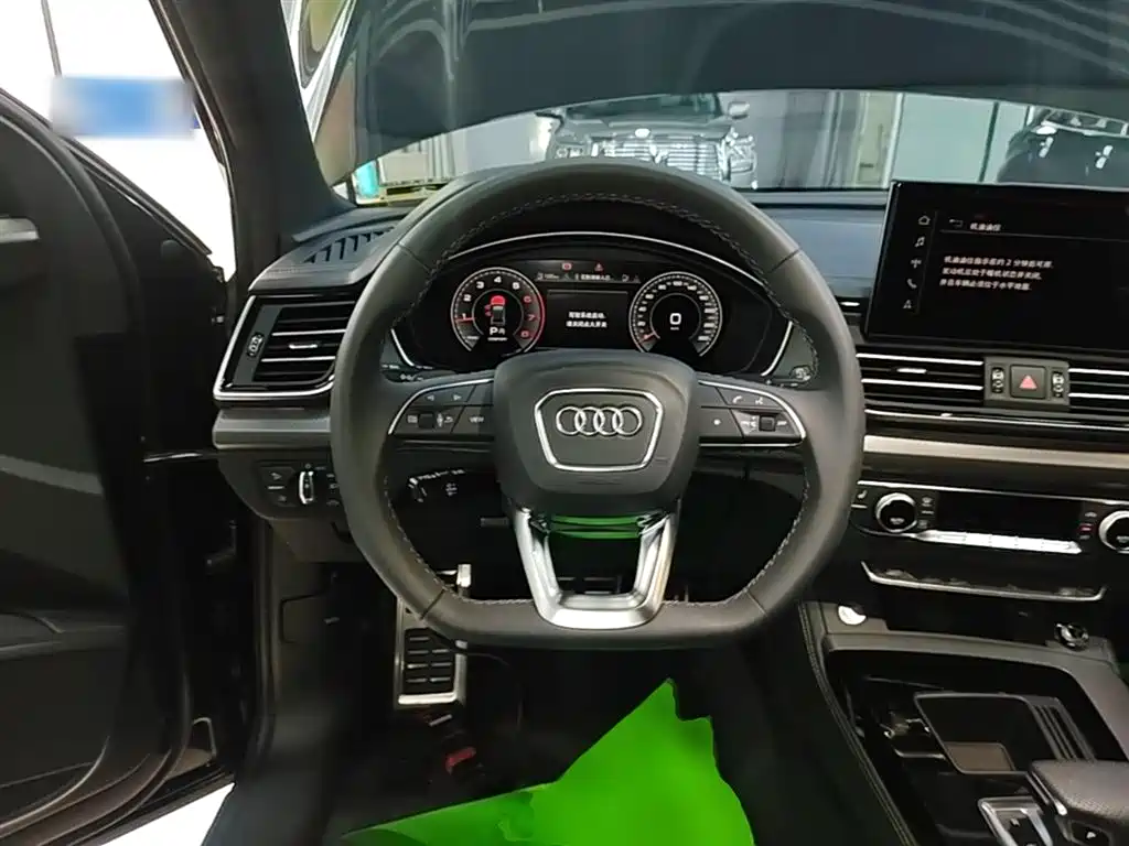 Audi Q5L 2024 — фото 11