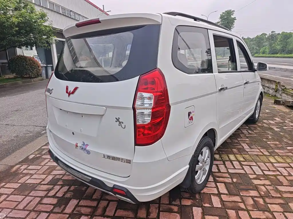 Wuling Hongguang 2016 — фото 5