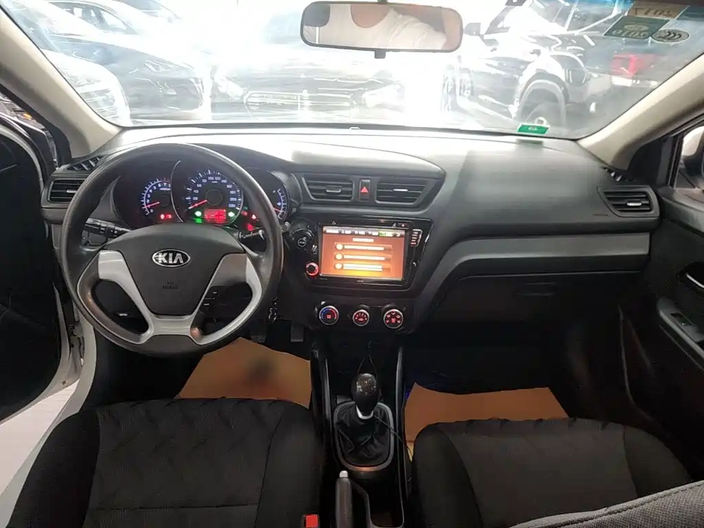 Kia K2 2015 — фото 10