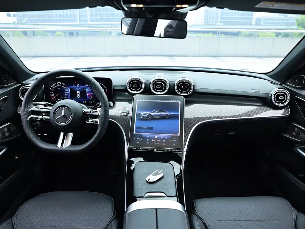 Mercedes-Benz C-Class 2023 — фото 14