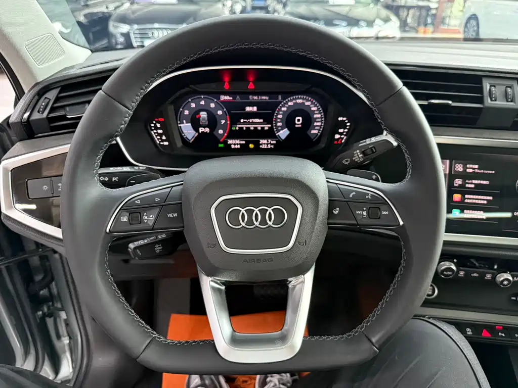 Audi Q3 2022 — фото 14