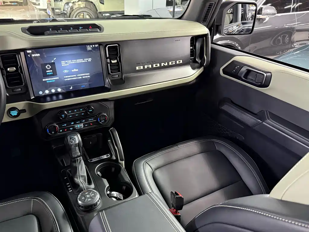 Ford Bronco 2025 — фото 13