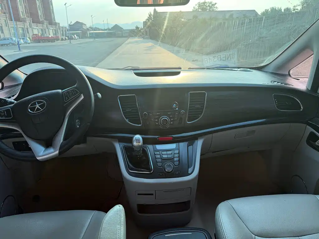 JAC Refine M5 2015
