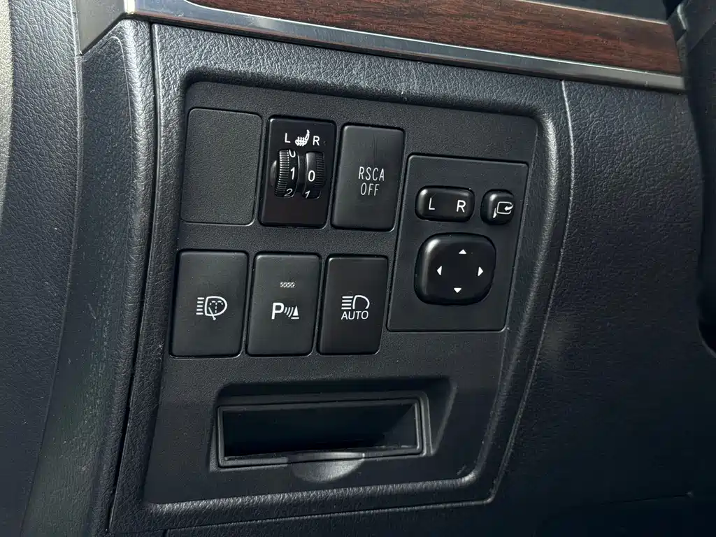 Toyota Land Cruiser 2017 — фото 9
