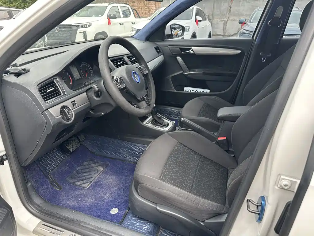 Volkswagen Lavida 2015