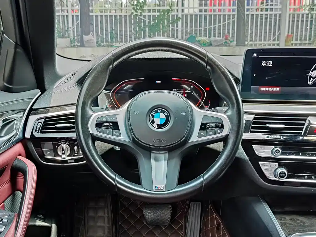 BMW 5 Series 2022 — фото 14