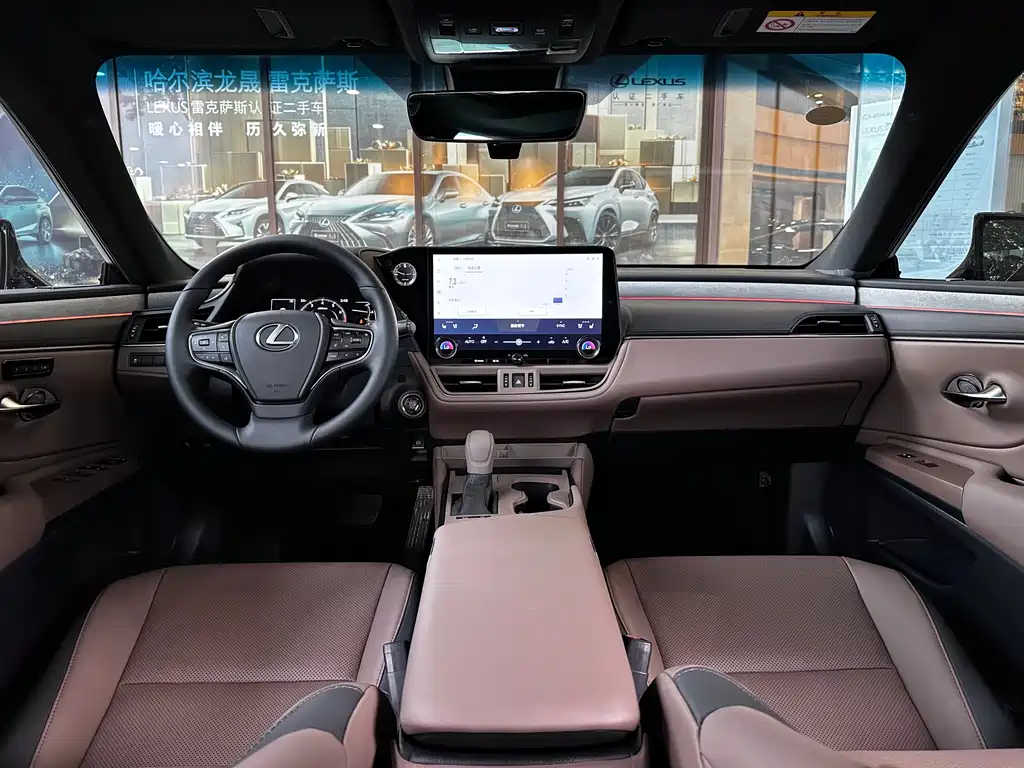 Lexus ES 2025