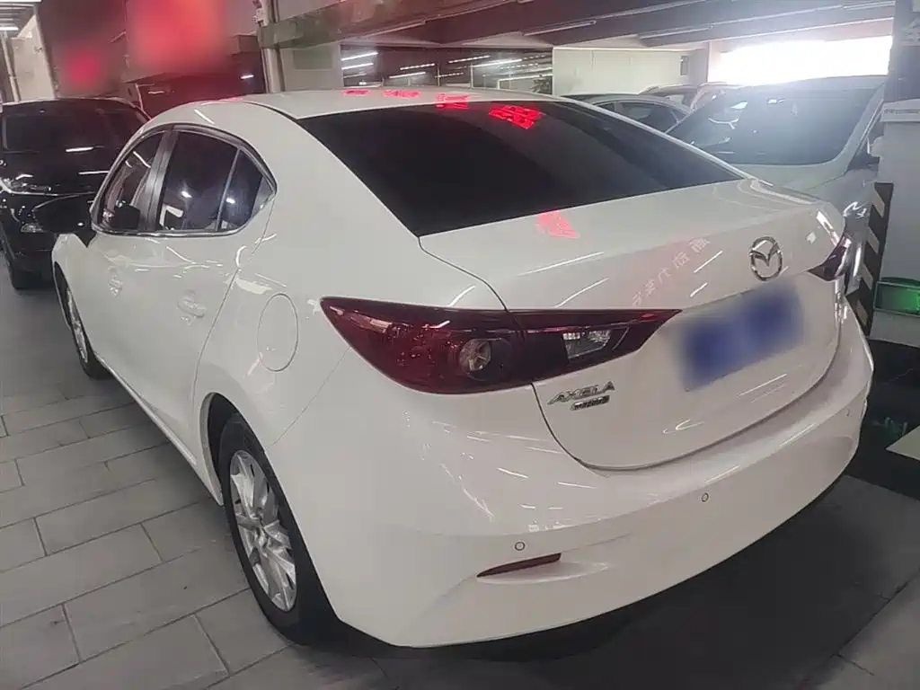 Mazda 3 Axela 2018 — фото 5