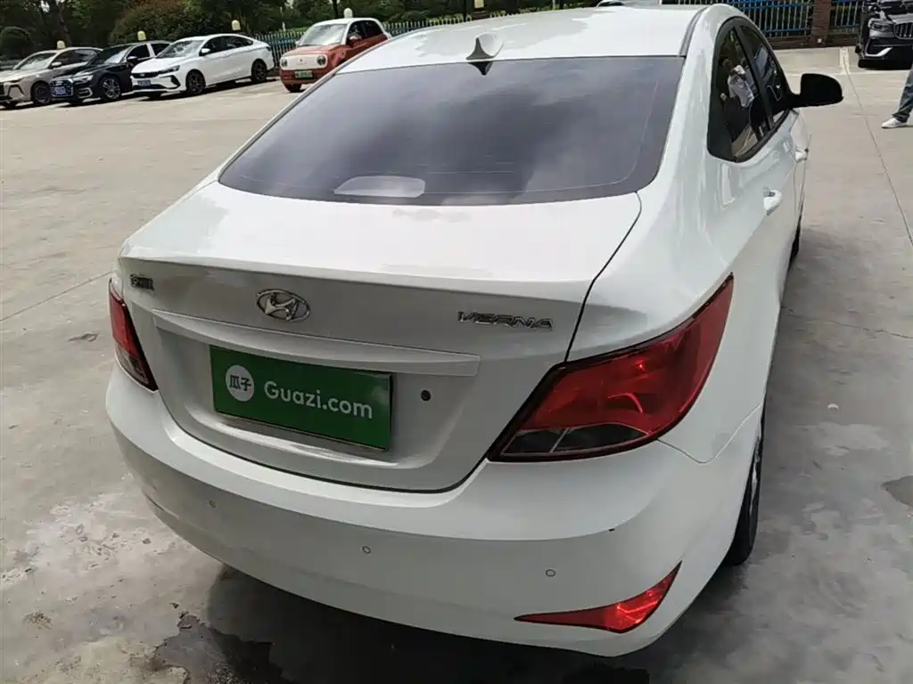 Hyundai Verna 2015 — фото 6