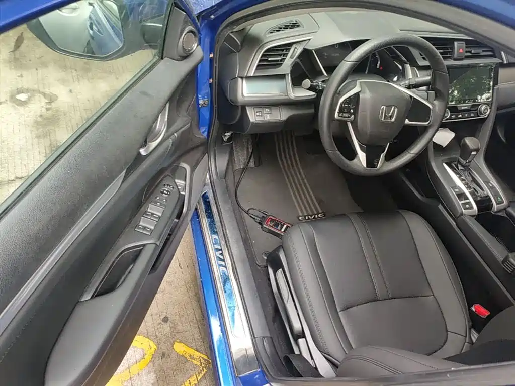 Honda Civic 2016 — фото 16