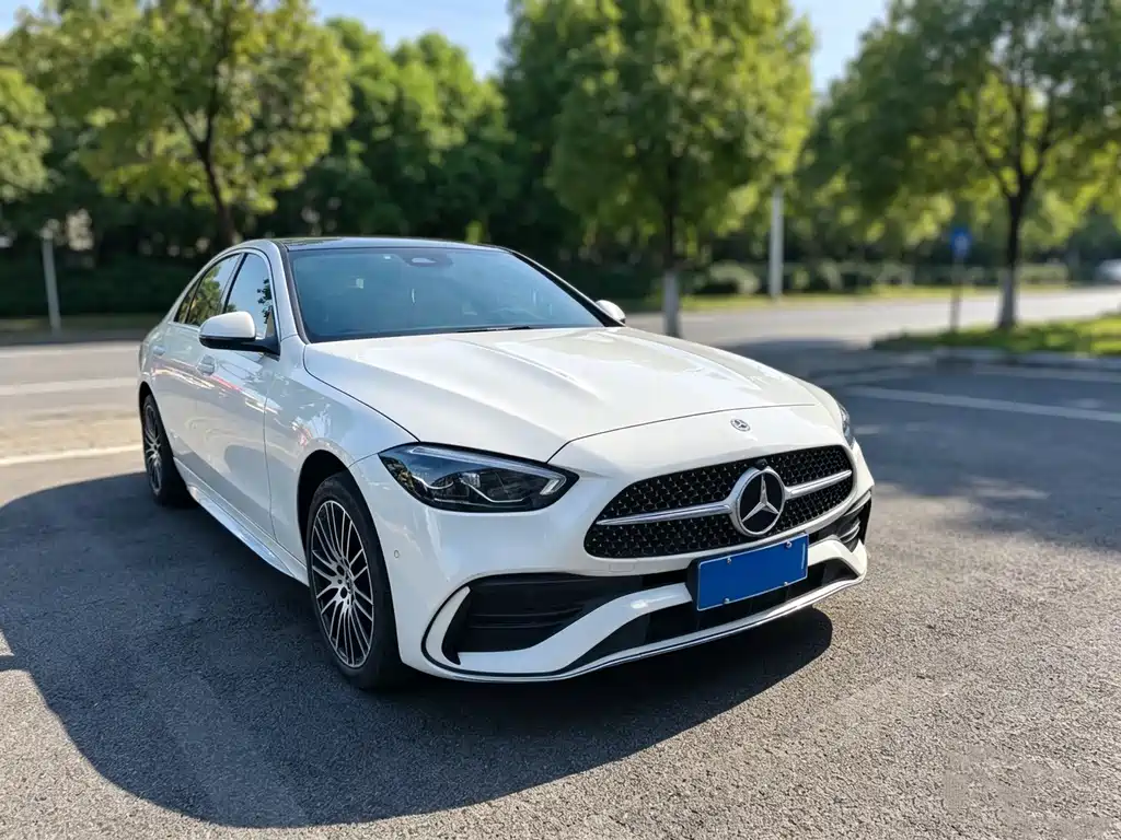Mercedes-Benz C-Class 2024