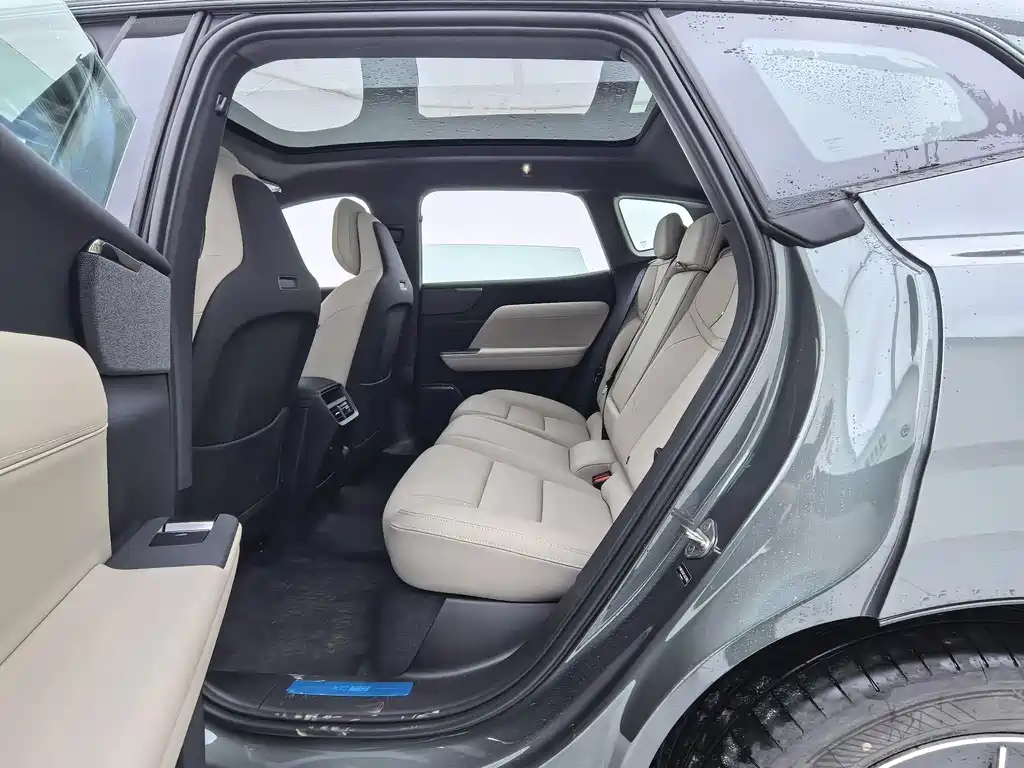 Volvo XC70 PHEV 2026 — фото 18