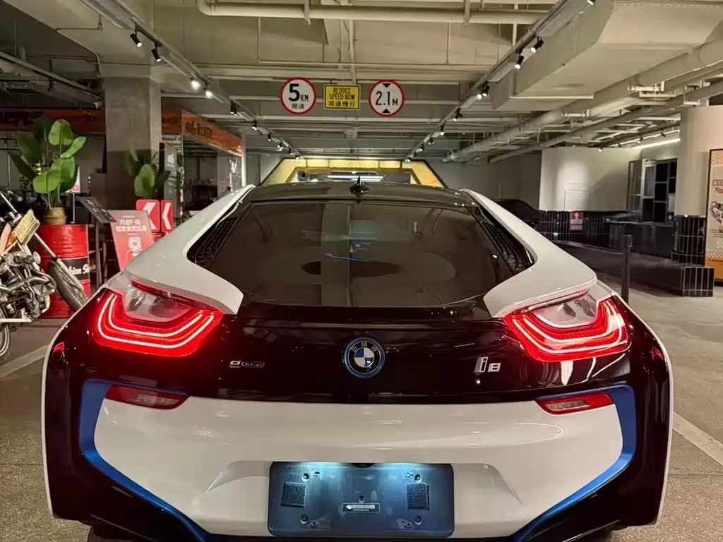 BMW i8 2018 — фото 7