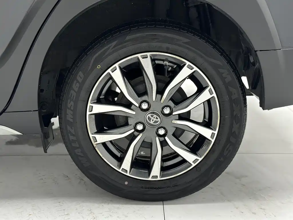Toyota Yaris L 2021 — фото 22