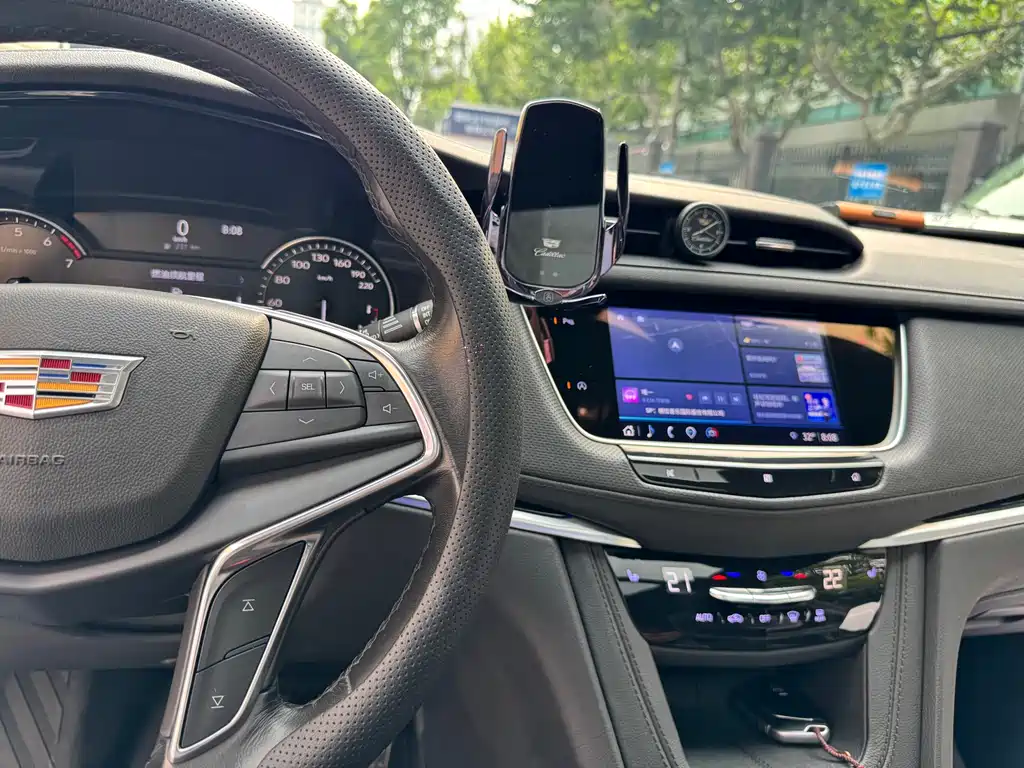 Cadillac XT5 2021 — фото 16