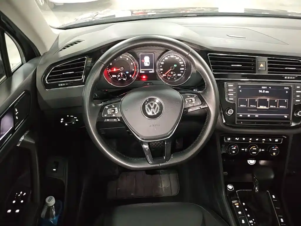 Volkswagen Tiguan L 2017 — фото 11