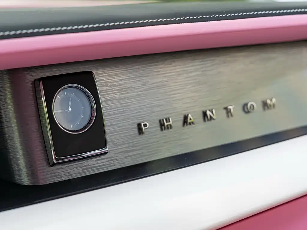 Rolls-Royce Phantom 2022 — фото 18