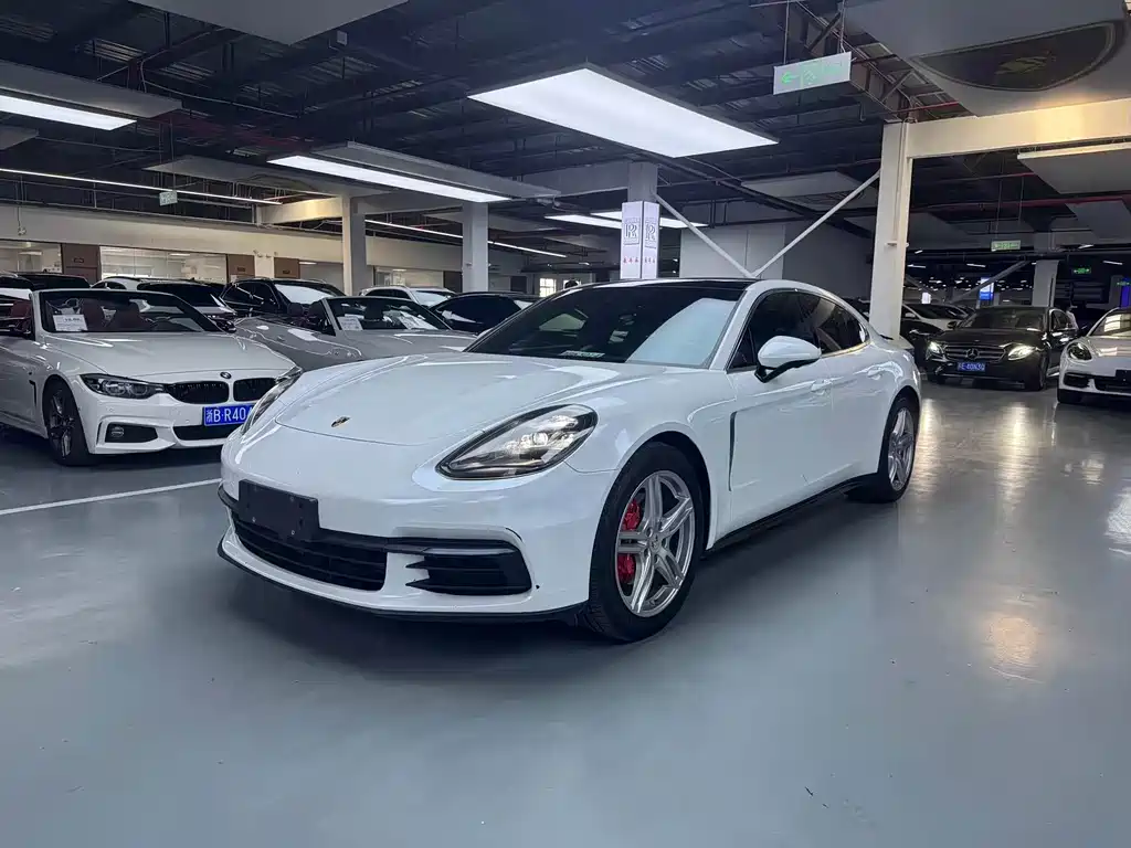 Porsche Panamera 2017 — фото 1