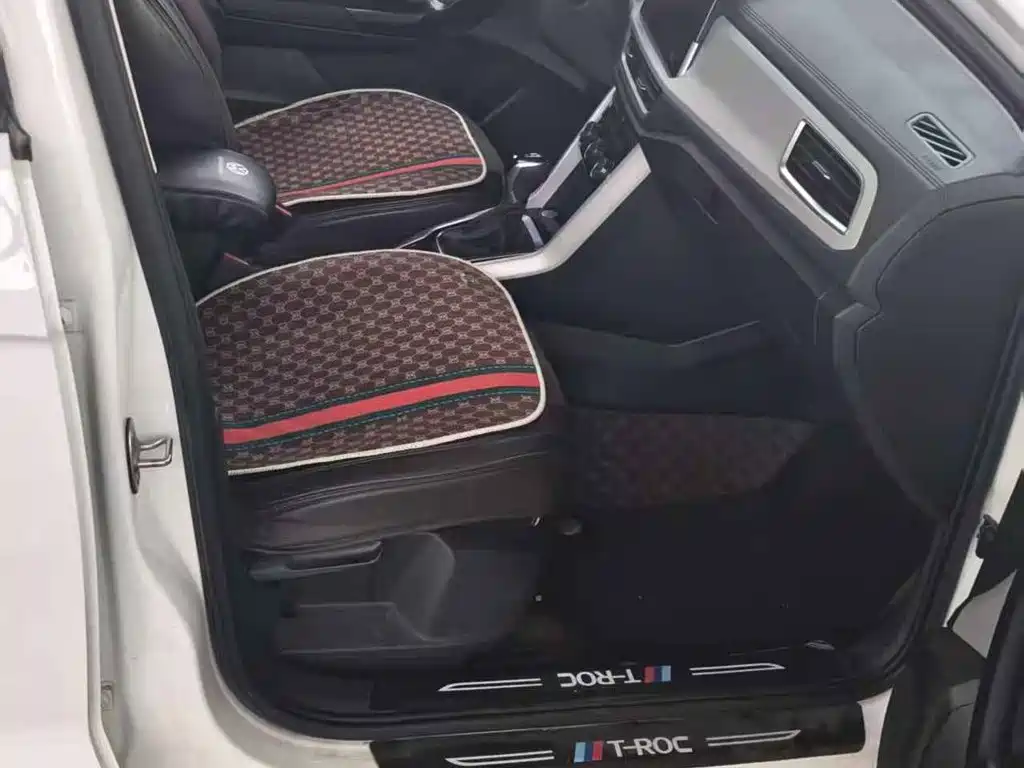 Volkswagen T-Roc 2023 — фото 10