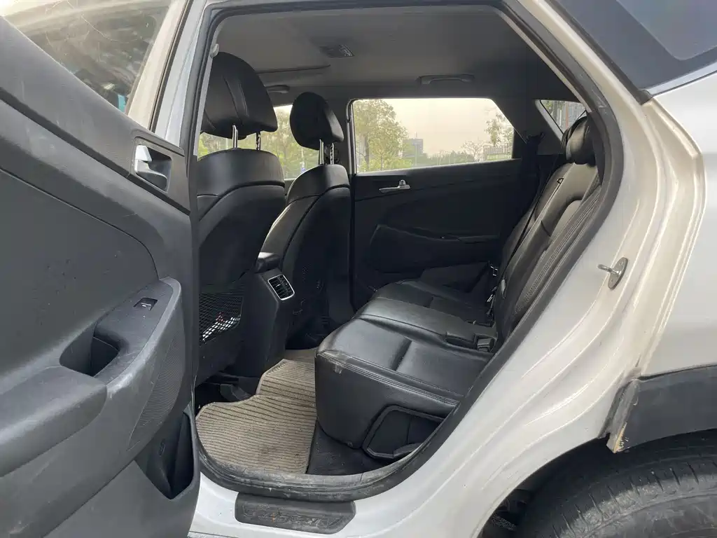 Hyundai Tucson 2016 — фото 9