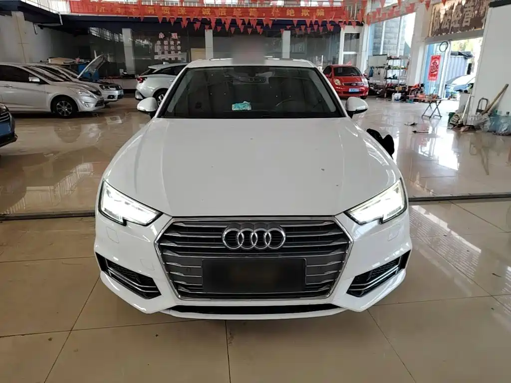 Audi A4L 2018