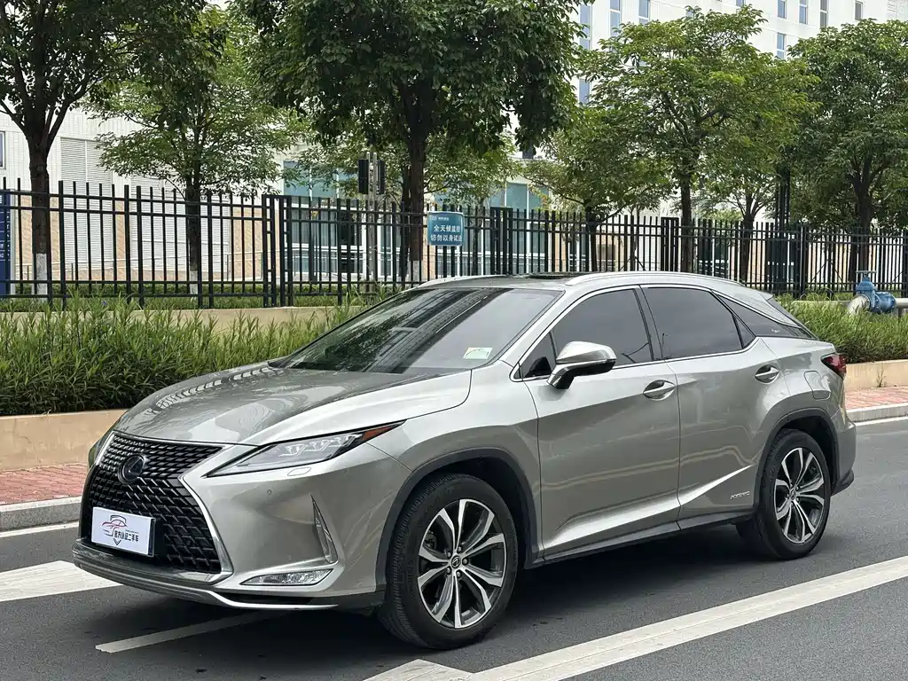 Lexus RX 2020 — фото 1