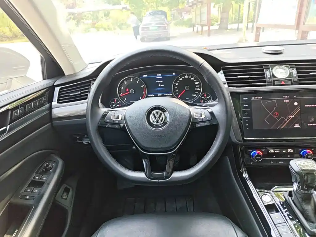 Volkswagen Phideon 2019 — фото 11