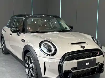 MINI MINI 2023