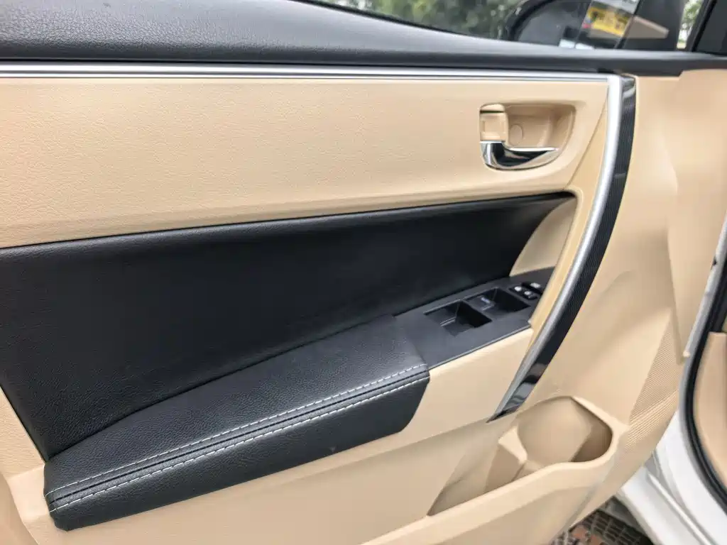 Toyota Corolla 2017 — фото 10