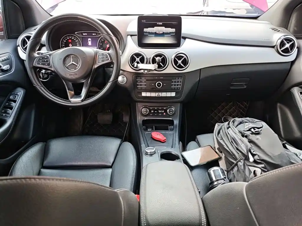 Mercedes-Benz B-Class 2017 — фото 10