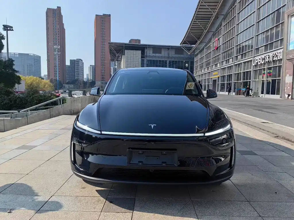 Tesla Model Y 2026 — фото 2
